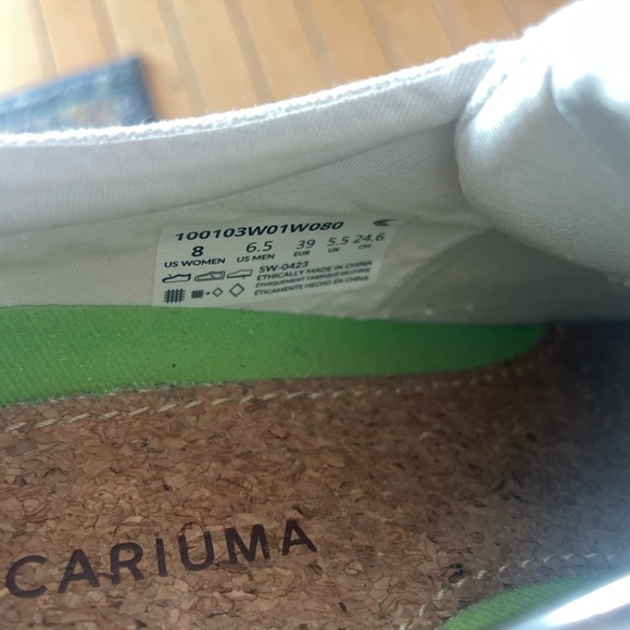 Cariuma Off-White Canvas Sneakers - Picture 7 of 8